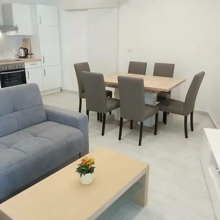 Rika 公寓 奥米什